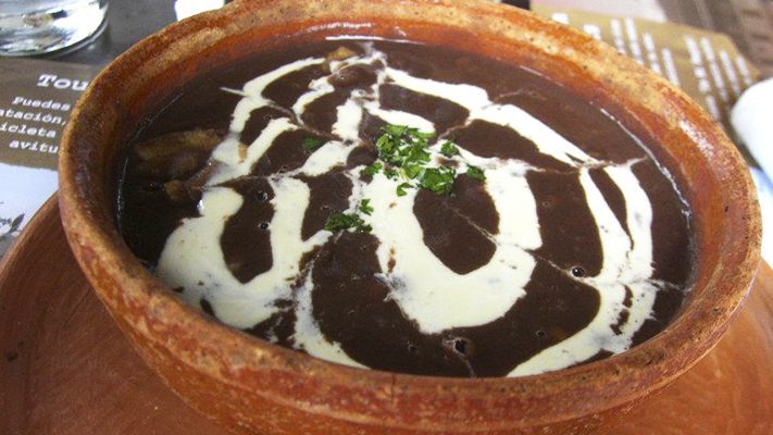 cropped Receta para hacer sopa de frijol guatemalteca 1