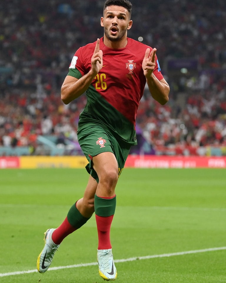 Portugal golea a Suiza y avanza a los cuartos de final